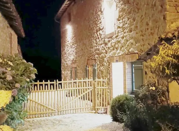 Gite 3 Chambres, 2 A 10 Pers Et Jardin Cloture