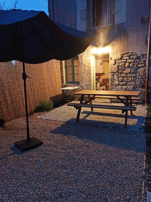 3 Chambres, 2 A 10 Pers Et Jardin Cloture Hébergement de vacances Oradour-sur-Glane